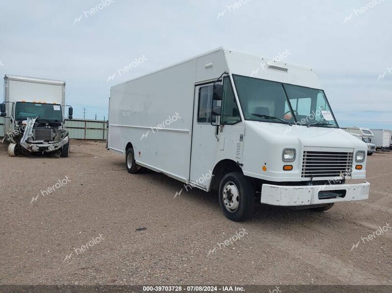 2010 FREIGHTLINER CHASSIS M LINE WALK-IN VAN   Diesel 4UZAARDU0ACAM0676 photo #1