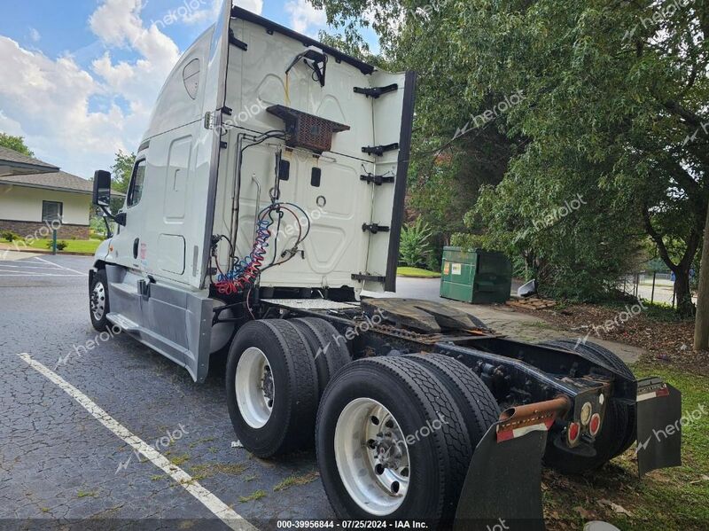 2016 FREIGHTLINER CASCADIA 125   Diesel 3AKGGLDR2GSGV7573 photo #4