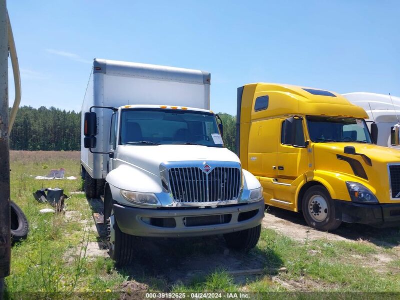 2018 INTERNATIONAL DURASTAR 4300   Diesel 3HAMMMML9JL436752 photo #1