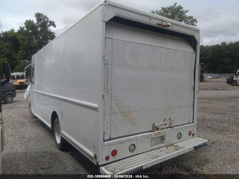 2014 FREIGHTLINER CHASSIS M LINE WALK-IN VAN   Gasoline 4UZAC3DVXECFL0595 photo #4