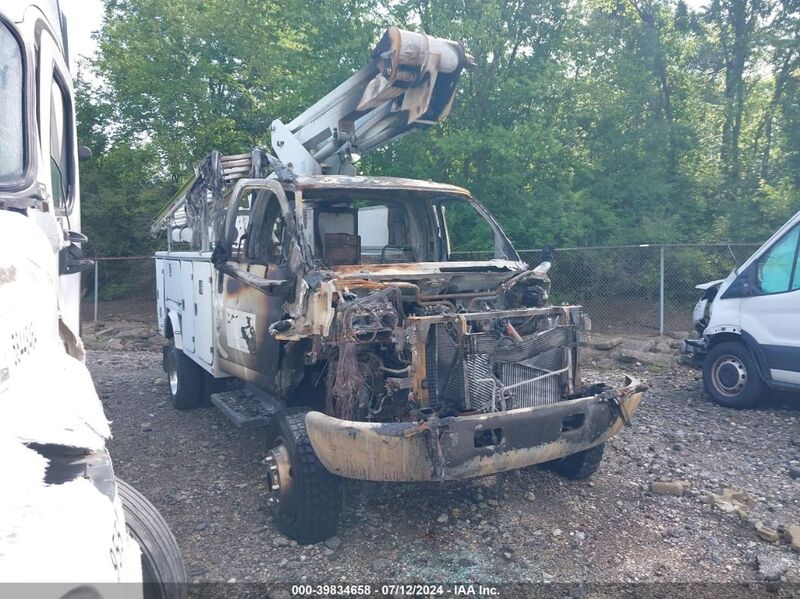 2007 CHEVROLET CC4500 White  Diesel 1GBE4C3257F412063 photo #1