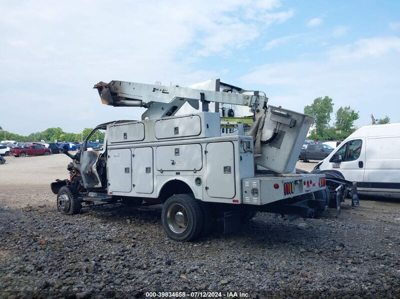 2007 CHEVROLET CC4500 White  Diesel 1GBE4C3257F412063 photo #4