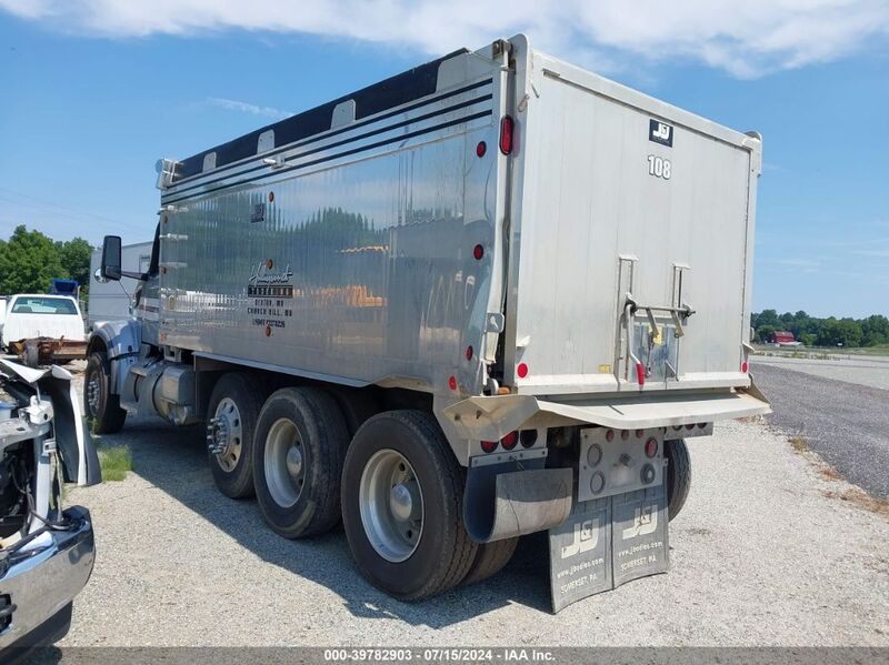 2023 PETERBILT 567 Silver  Diesel 1NPCXPEX6PD808436 photo #4