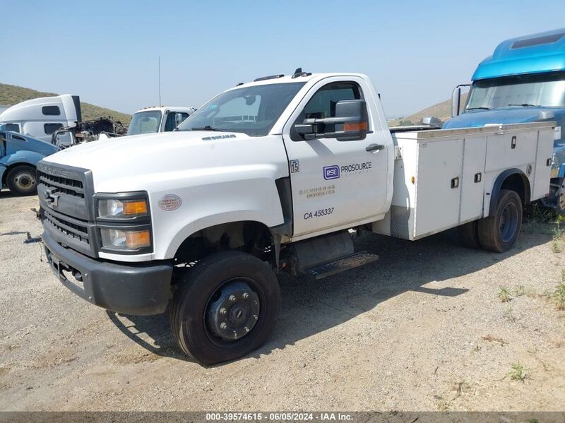 2019 CHEVROLET SILVERADO 4500HD 1WT White  Diesel 1HTKJPVK8KH827485 photo #3