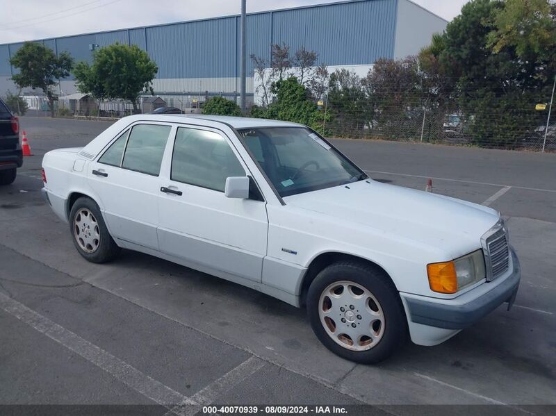 1993 MERCEDES-BENZ 190 E 2.6 White  Gasoline WDBDA29D4PG027878 photo #1