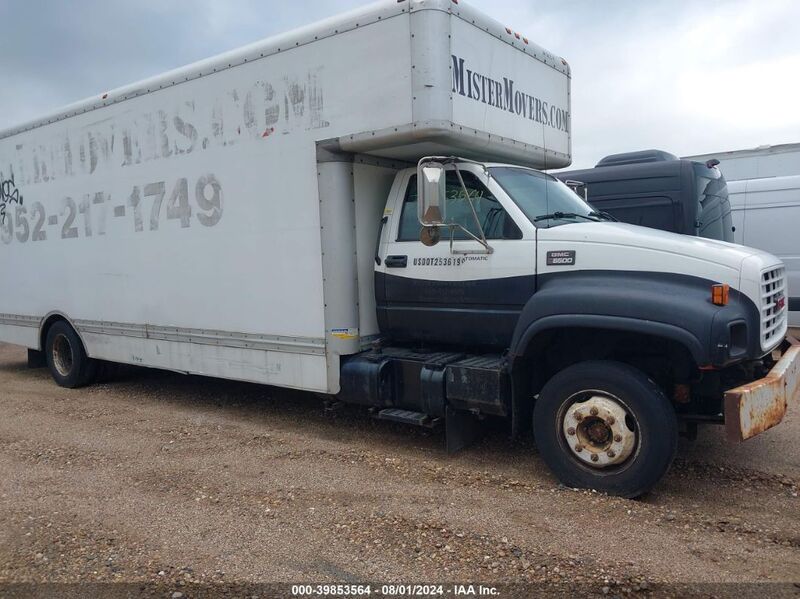 2000 GMC TC6H042 White  Gasoline 1GDG6H1B8YJ905342 photo #1