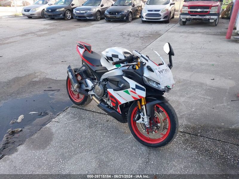 2024 APRILIA RS 660 EXTREMA White  Gasoline ZD4KSUR07RS000077 photo #1