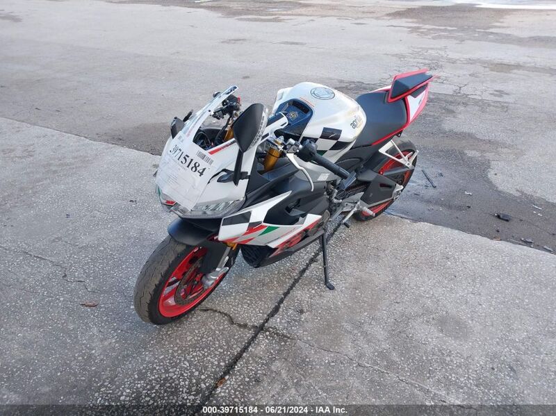 2024 APRILIA RS 660 EXTREMA White  Gasoline ZD4KSUR07RS000077 photo #3