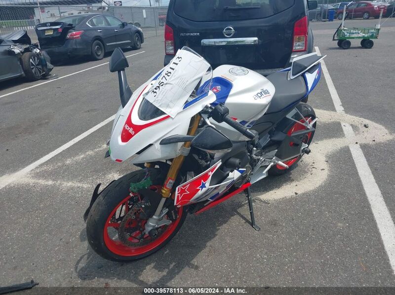 2022 APRILIA RS 660 FACTORY LIMITED EDITION White  Gasoline ZD4KSUP08NS000313 photo #3