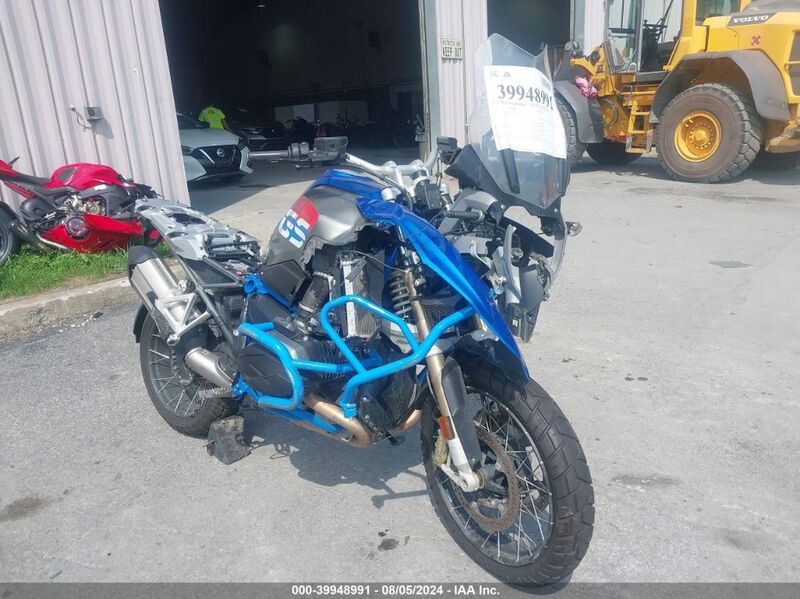 2018 BMW R1200 GS Blue  Gasoline WB10A6101JZ657897 photo #1