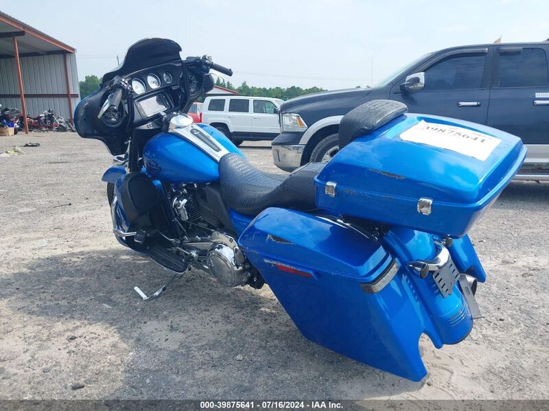 2018 HARLEY-DAVIDSON FLHX STREET GLIDE Blue  Gasoline 1HD1KBC19JB682640 photo #4