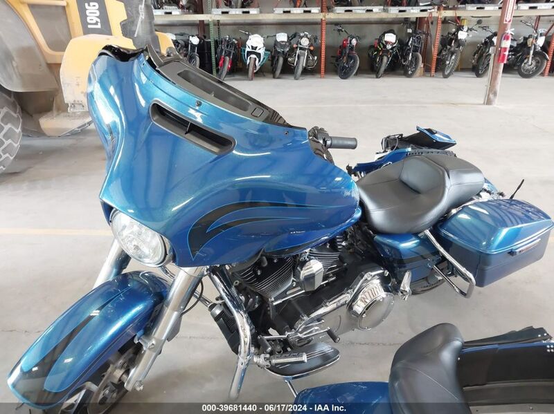 2014 HARLEY-DAVIDSON FLHX STREET GLIDE Blue  Other 1HD1KBM15EB713418 photo #3