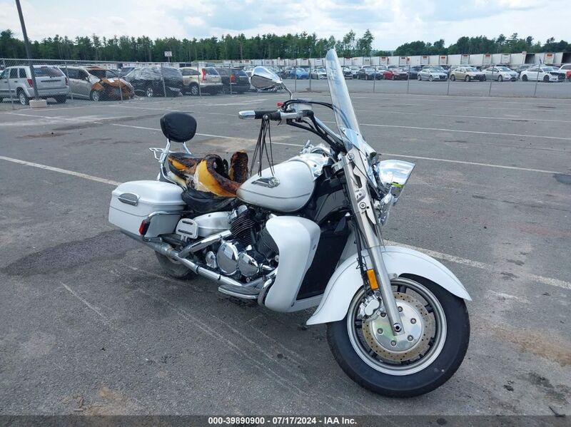 2006 YAMAHA XVZ13 CT White  Other JYAVP18EX6A003574 photo #1