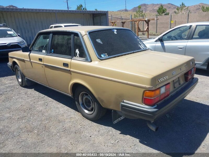 1985 VOLVO 244 DL/GL Gold  Gasoline YV1AX8846F3106878 photo #4