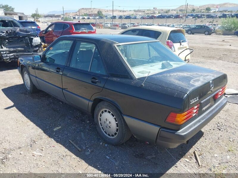 1990 MERCEDES-BENZ 190 E 2.6 Black  Gasoline WDBDA29D6LF724825 photo #4