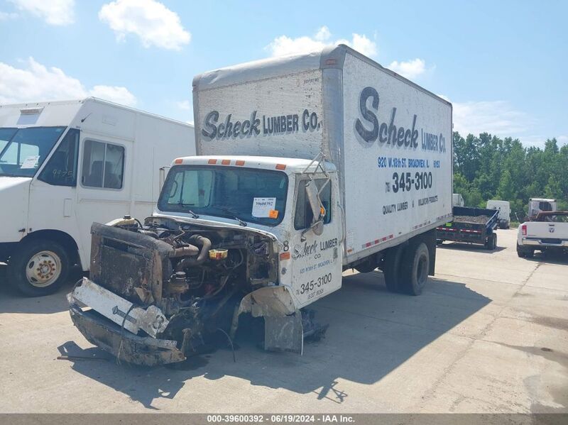 1998 INTERNATIONAL 4000 4700 White  Diesel 1HTSCAAM1WH528344 photo #3