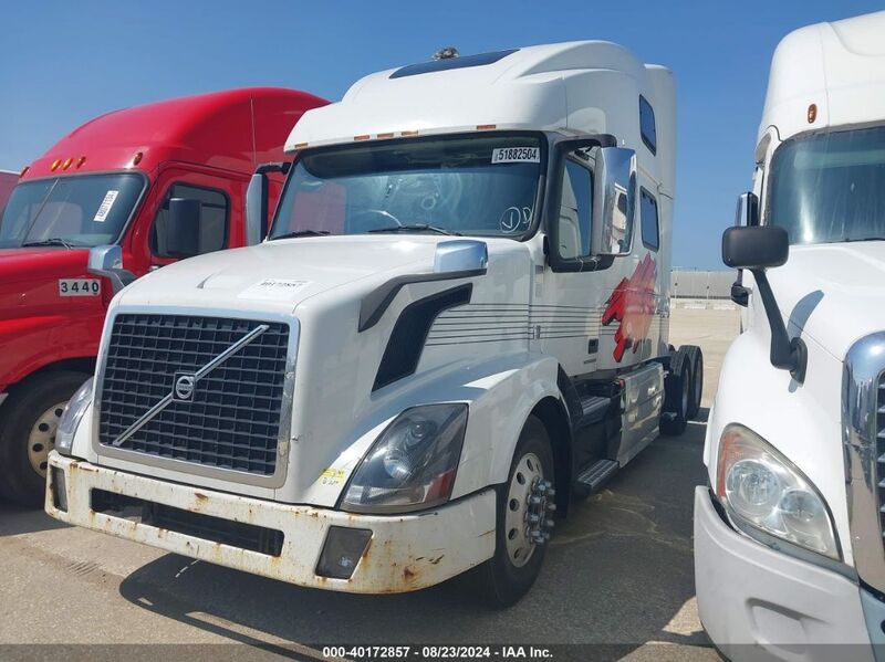 2014 VOLVO VN VNL White tractor diesel 4V4NC9EH2EN152537 photo #3