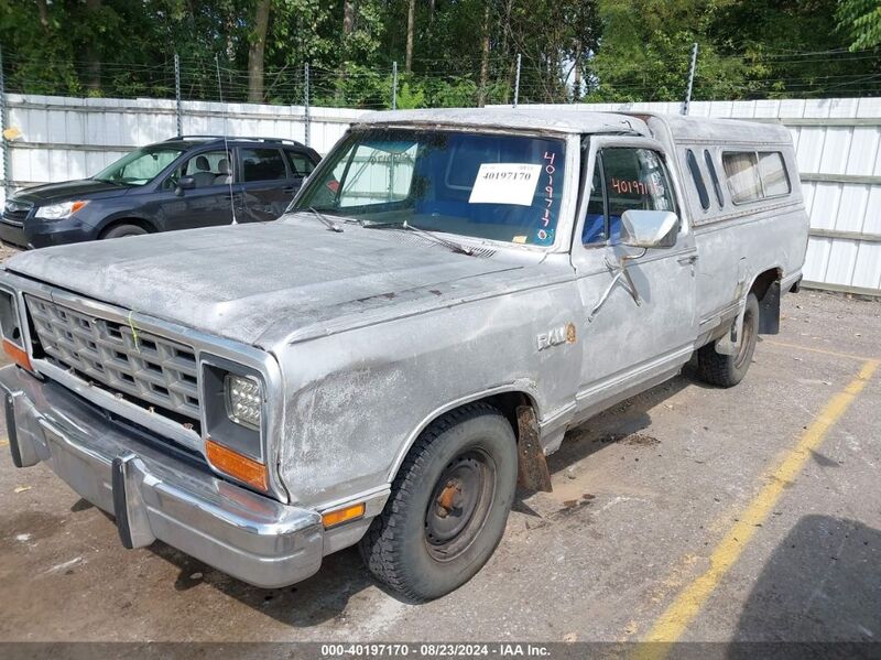 1983 DODGE D-SERIES D150 Silver  Gasoline 1B7FD14H1DS414970 photo #3