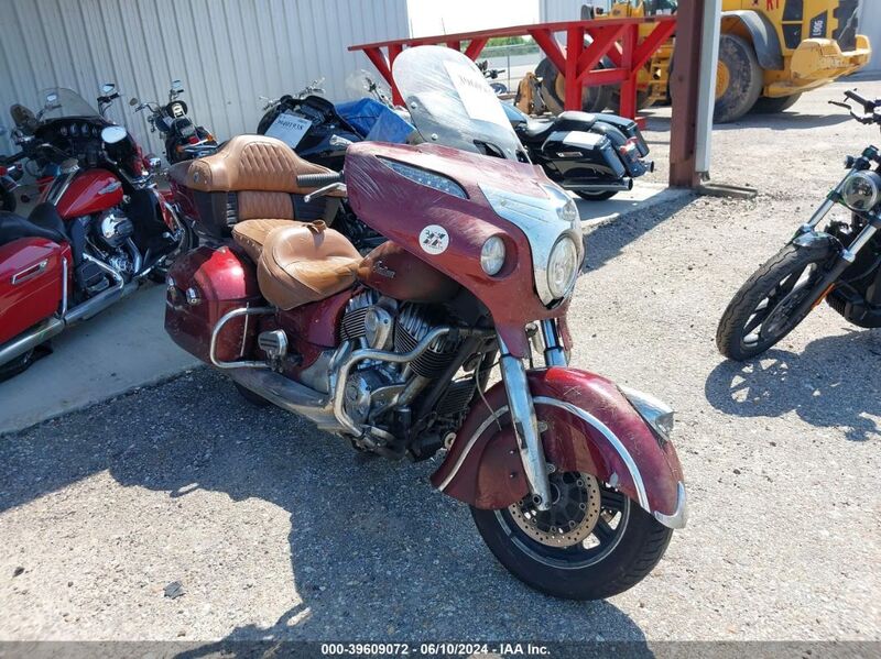 2018 INDIAN MOTORCYCLE CO. ROADMASTER Maroon  Gasoline 56KTRAAA1J3367130 photo #1