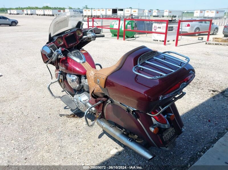 2018 INDIAN MOTORCYCLE CO. ROADMASTER Maroon  Gasoline 56KTRAAA1J3367130 photo #4