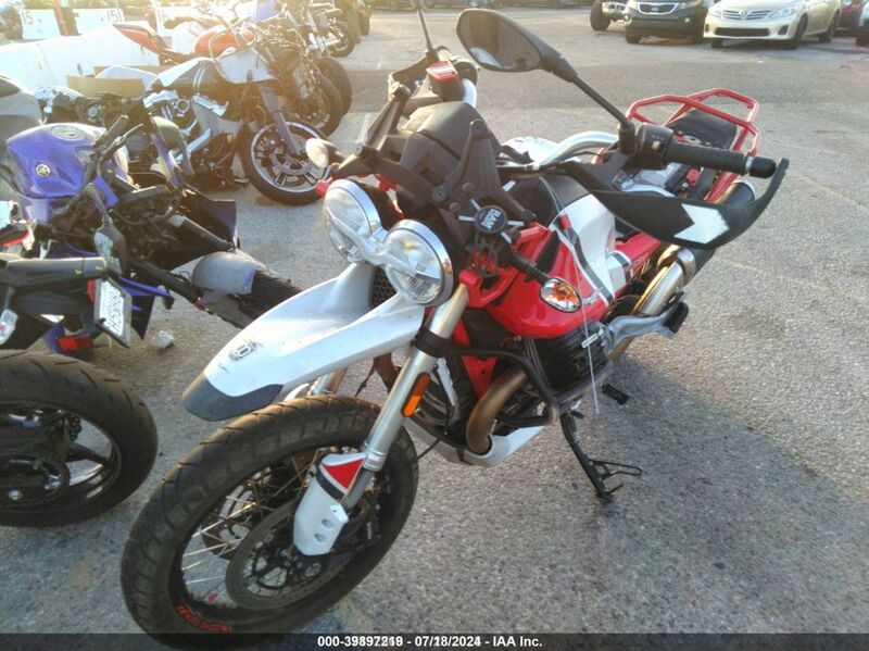 2020 MOTO GUZZI V85 TT ZGUKWU004LM000236 photo #3