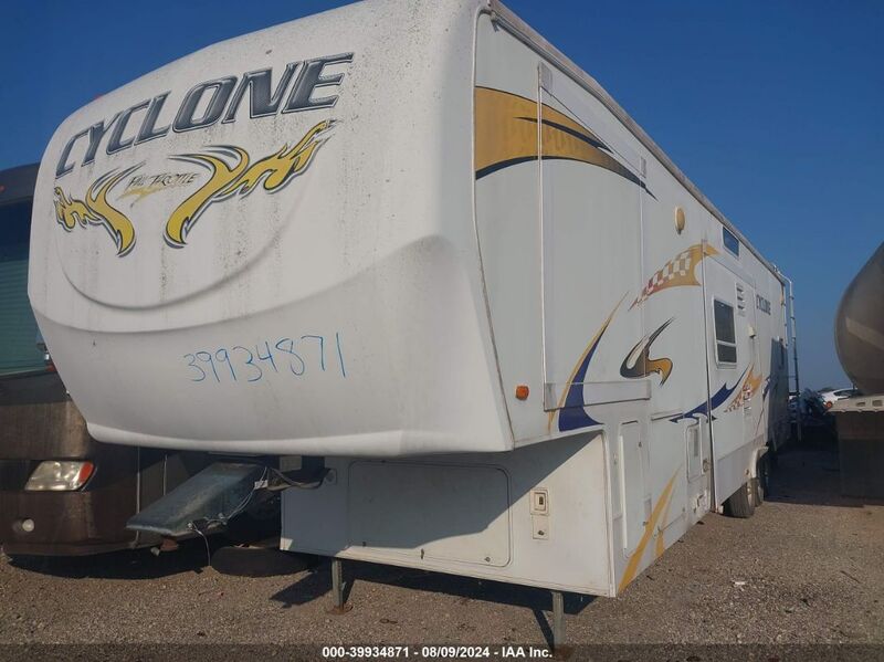 2008 CYCLONE 5TH WHEEL TRAVEL TRAILER White  Other 5SFGF40378E007151 photo #3