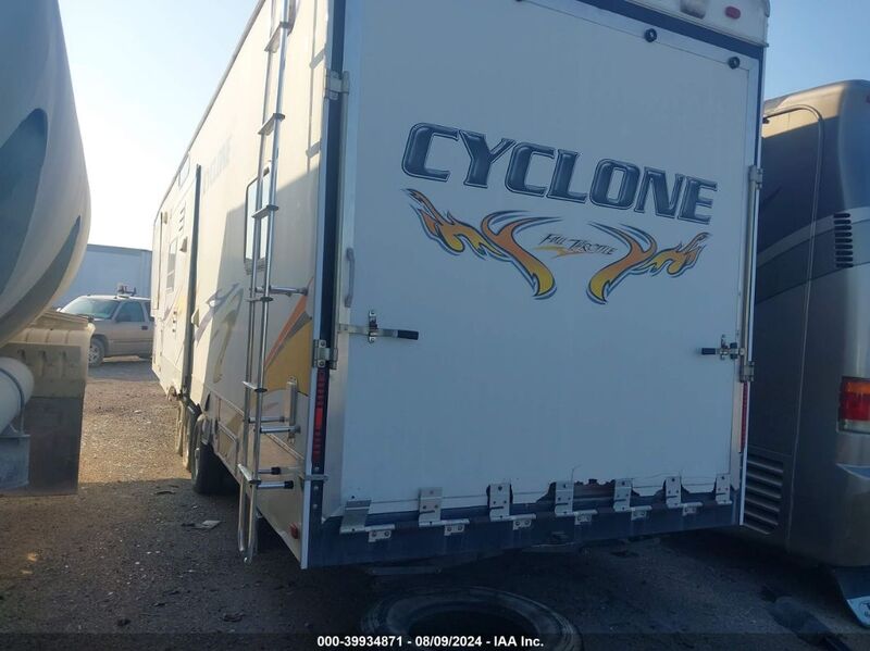 2008 CYCLONE 5TH WHEEL TRAVEL TRAILER White  Other 5SFGF40378E007151 photo #4