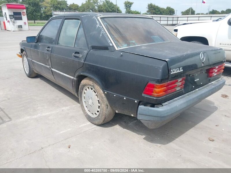 1993 MERCEDES-BENZ 190 E 2.6 Black  Gasoline WDBDA29D9PG021638 photo #4