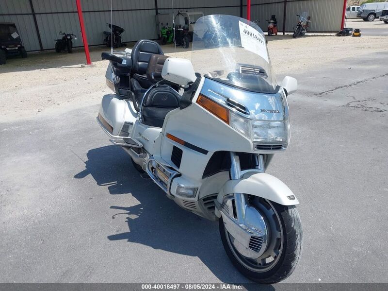 1996 HONDA GL1500 SE12 White  Other 1HFSC2232TA804758 photo #1