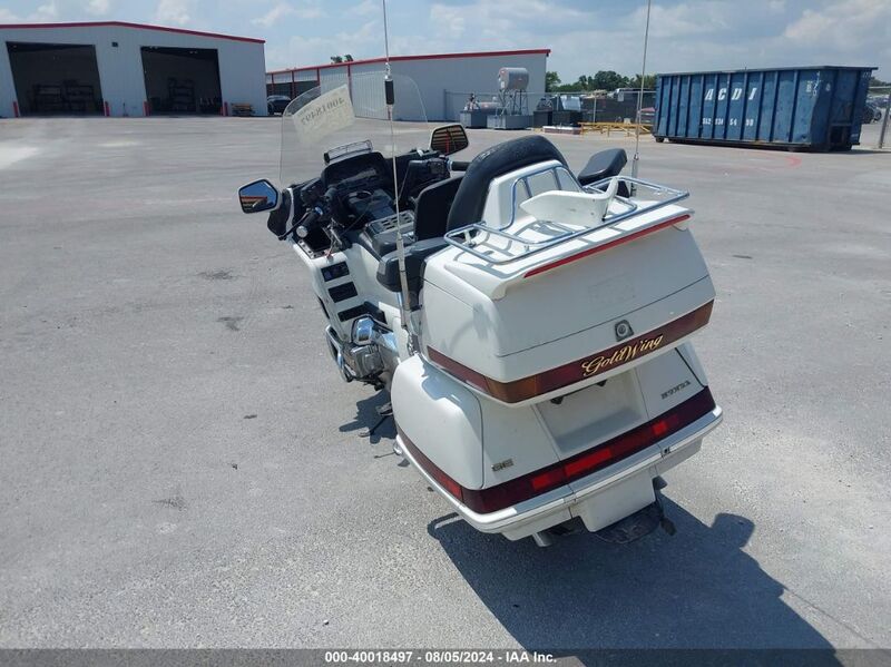 1996 HONDA GL1500 SE12 White  Other 1HFSC2232TA804758 photo #4