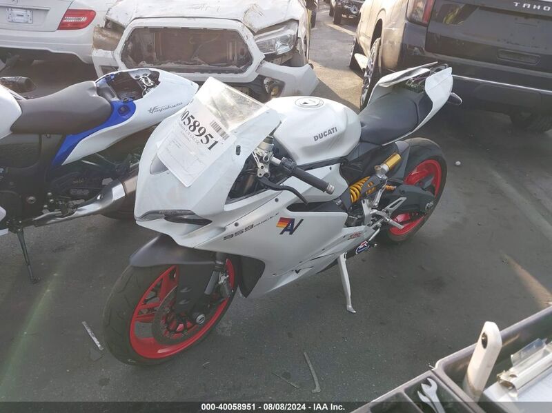 2019 DUCATI SUPERBIKE 959 PANIGALE White  Gasoline ZDM14B1W4KB010243 photo #3