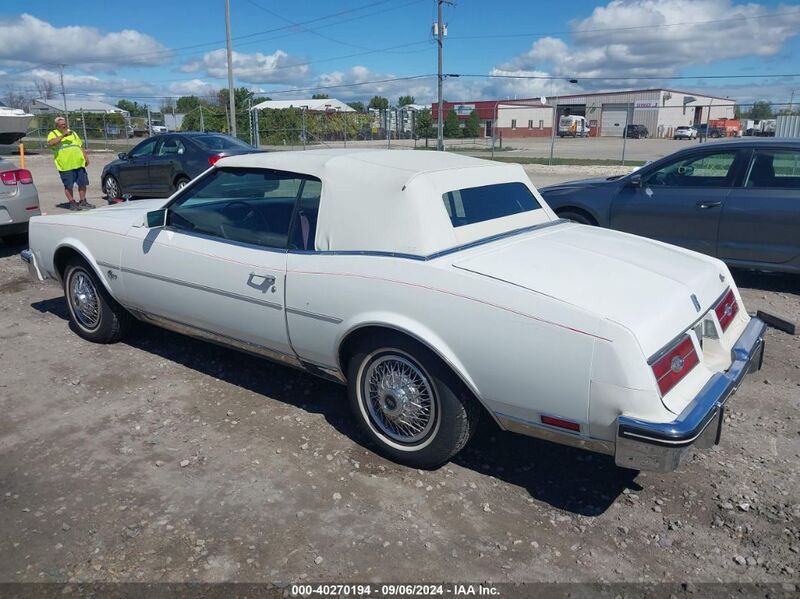 1985 BUICK RIVIERA White  Gasoline 1G4EZ67Y3FE407652 photo #4